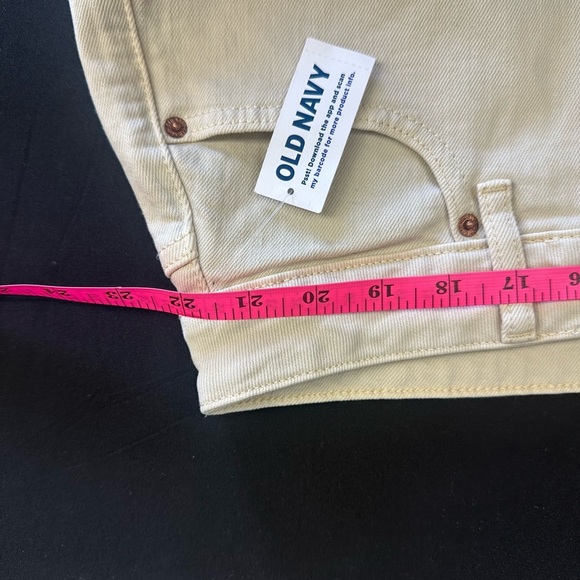 Old Navy Women's Tan Shorts <<<<<54>>>>> - Picture 6 of 6